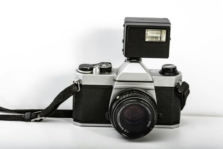 Explore a Curated Collection of Vintage Finds at ClassicCache